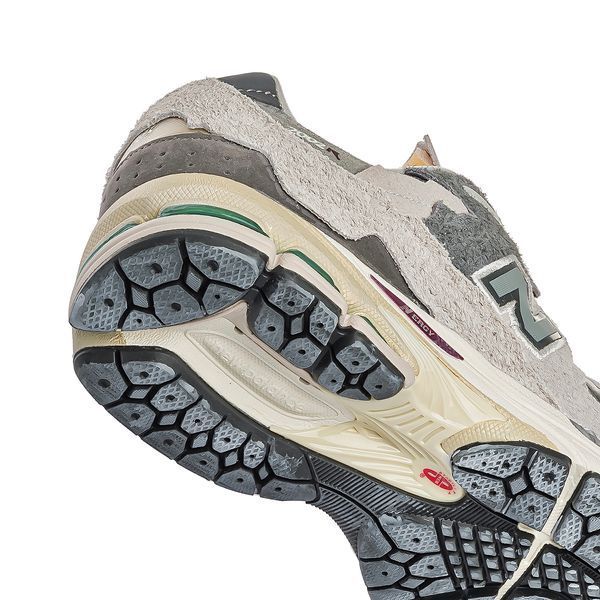 Кросівки New Balance 2002R Protection Pack Rain Cloud Grey 09247 фото